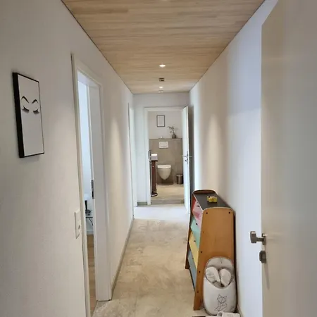 Moderne In Den Weinbergen